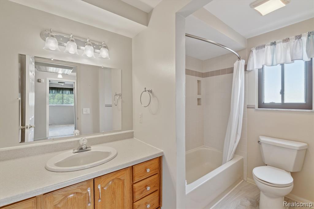 6169 Barker Circle, Waterford, MI 48329 — Photo 26