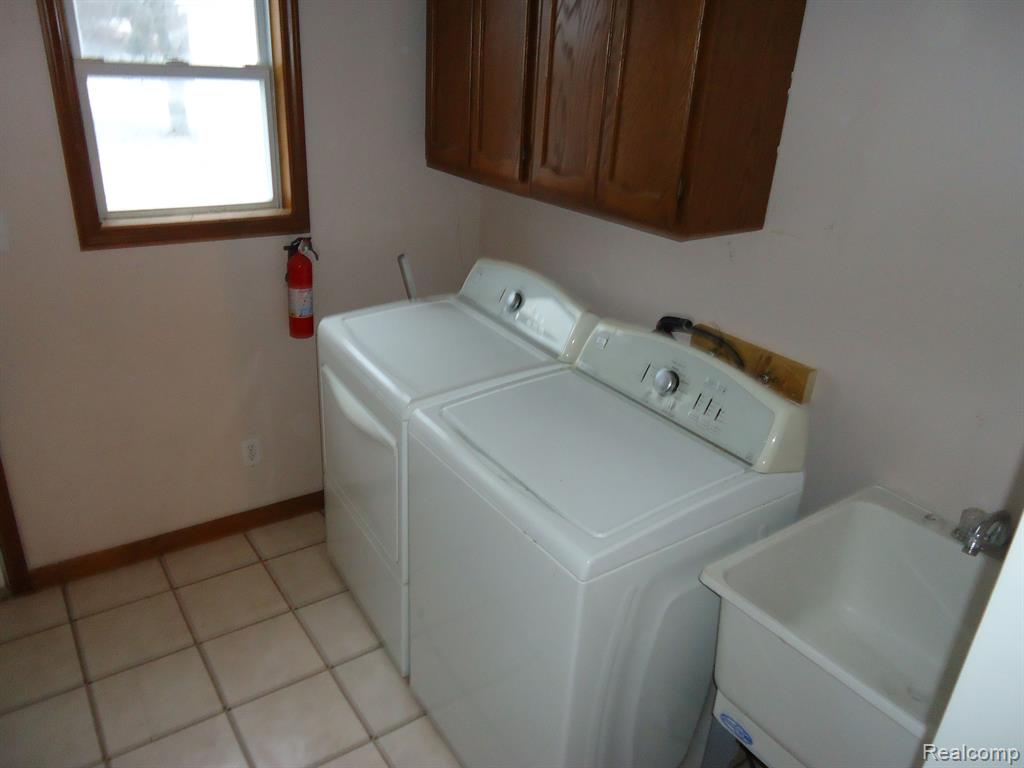 595 S RIVER Road, Saginaw, MI 48609 — Photo 18