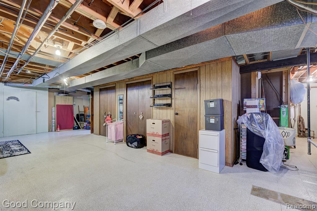 9062 SHANNON Drive, Sterling Heights, MI 48314 — Photo 32