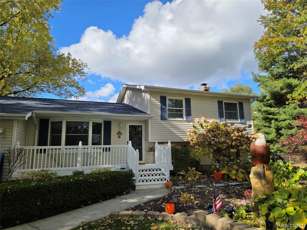 7030 Porter Road, Grand Blanc, MI 48439 — front exterior