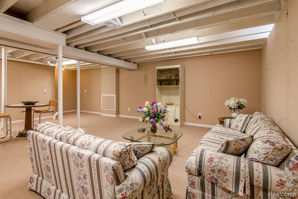 7075 ELMHURST, West Bloomfield, MI — Photo 22