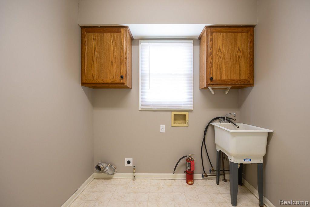 46523 INVERNESS Road, Canton, MI 48188 — Photo 86