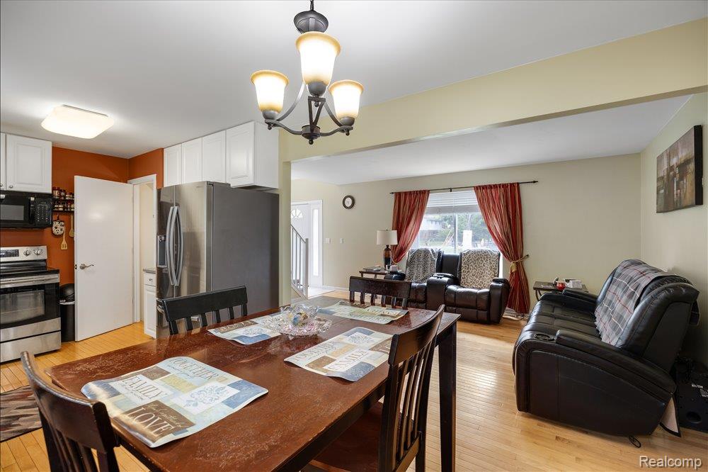 8790 Oakside Avenue, Commerce Twp, MI 48382 — Photo 10