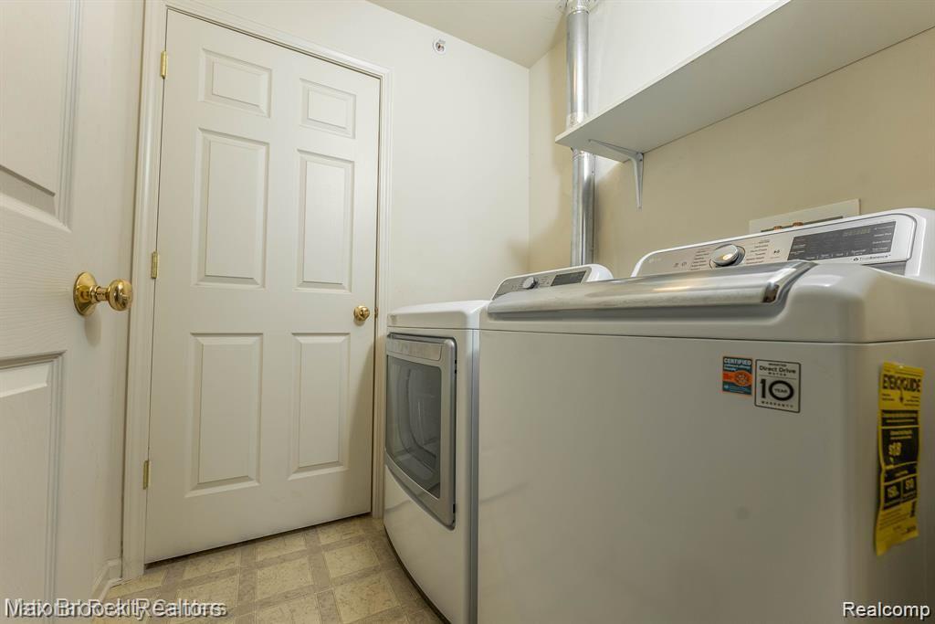 16211 ADDINGTON Drive, 192, Commerce Twp, MI 48390 — Photo 20