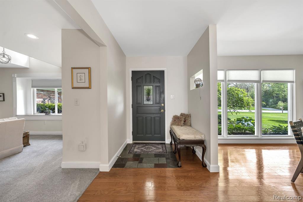 4540 BURNLEY Drive, Bloomfield Hills, MI 48304 — Photo 4