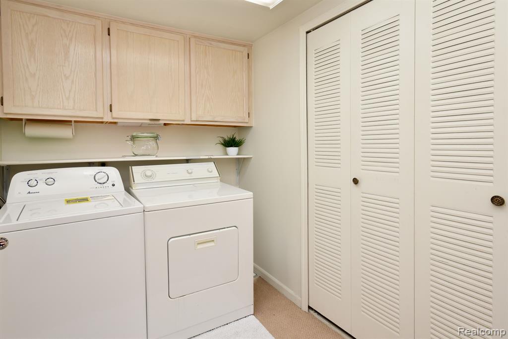 490 NEWBURNE POINTE, Bloomfield Hills, MI 48304 — Photo 21