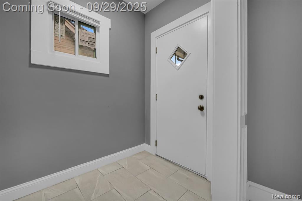 6670 Majestic Street, Detroit, MI 48210 — Photo 3