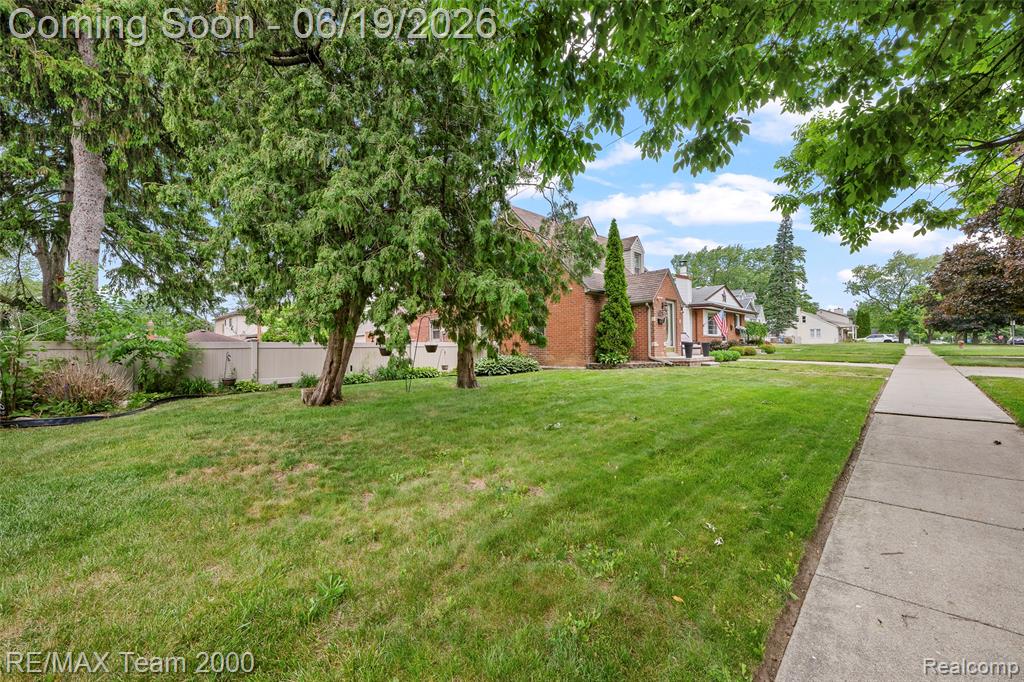6155 N Silvery Lane, Dearborn Heights, MI 48127 — Photo 2