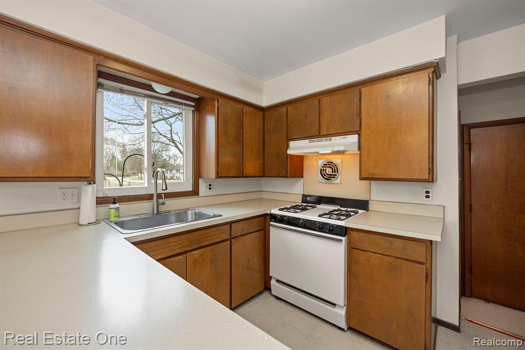 41650 BORCHART Drive, Novi, MI — Photo 10