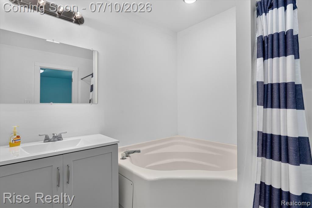 6560 Lowell Drive, Brighton, MI 48116 — Photo 14