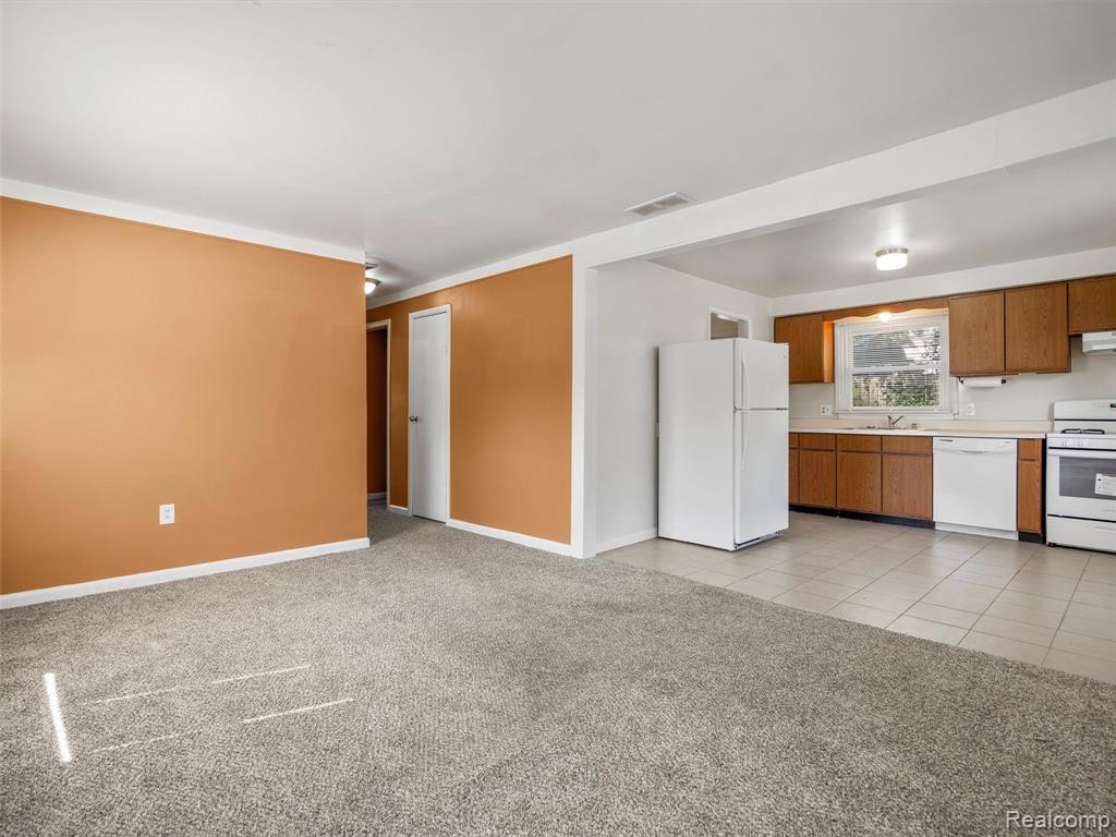 594 E Barrett Avenue, Madison Heights, MI 48071 — Photo 12