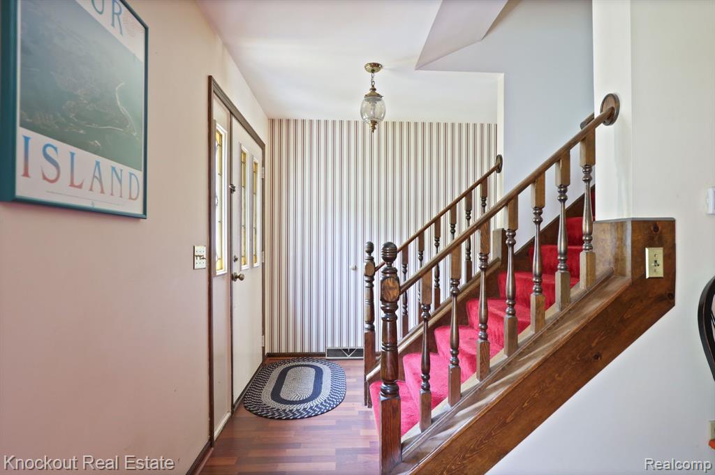 858 Zehnder Drive, Frankenmuth, MI 48734 — Photo 5
