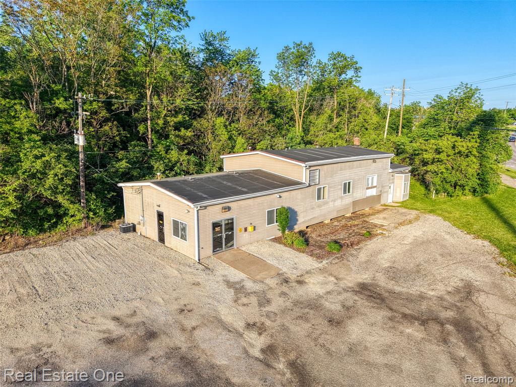 1621 Plymouth Road - Photo 5
