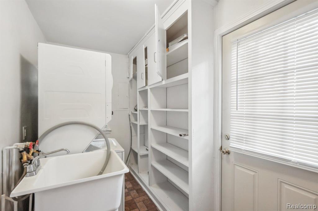 46 E HAYES Avenue, Hazel Park, MI 48030 — Photo 22