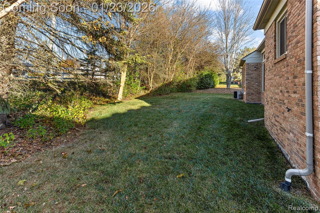 6425 Southpointe Drive, Troy, MI 48085 — Photo 38