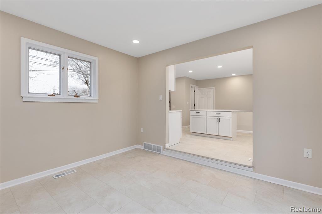4481 MARLOW Drive, Warren, MI 48092 — Photo 13