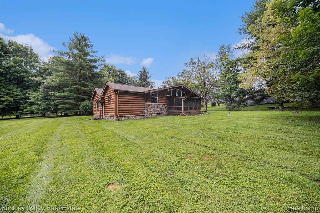 9515 MEADOW Lane, Pinckney, MI 48169 — Photo 23