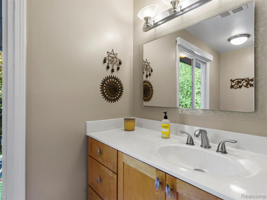 4351 Queens Way, Bloomfield Hills, MI 48304 — Photo 27