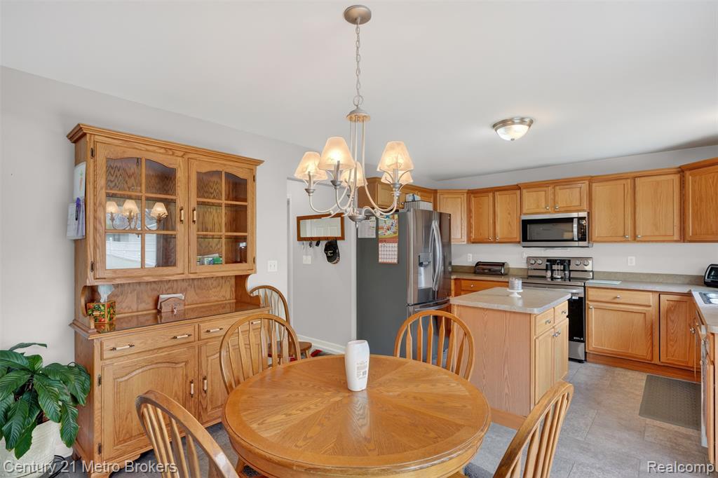 5265 Genesee Oaks Court, Grand Blanc, MI 48439 — Photo 15
