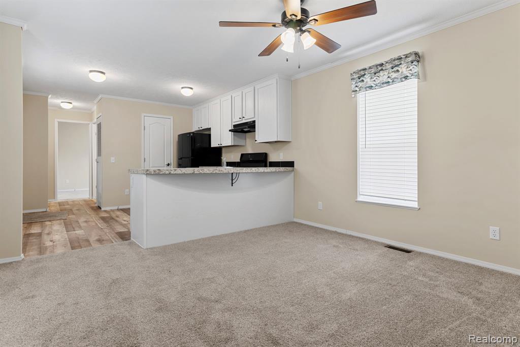 11055 Silver View Court, South Lyon, MI 48178 — Photo 7