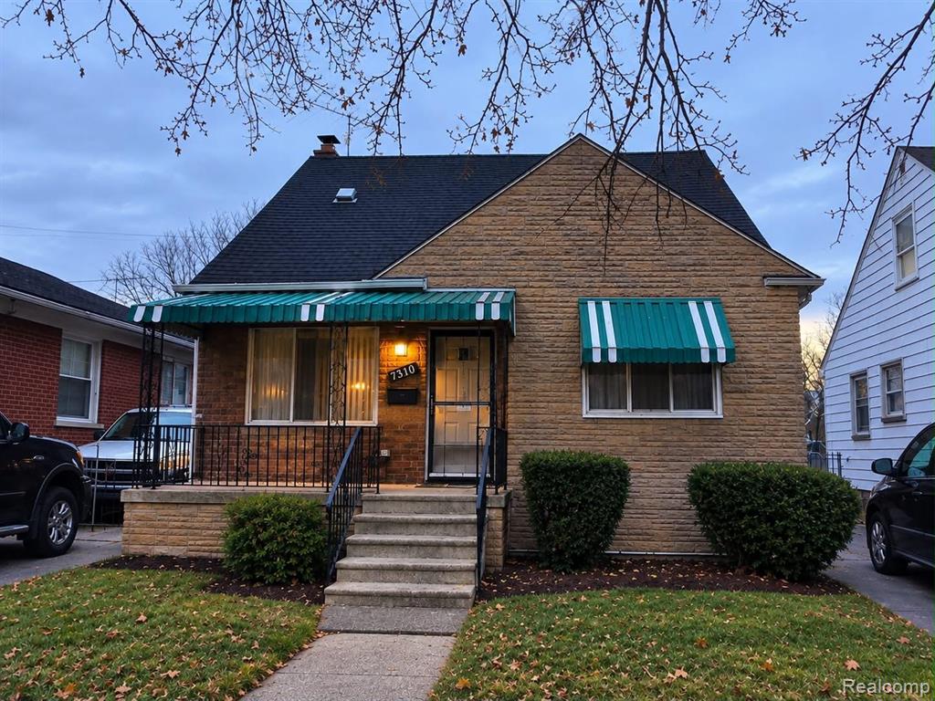7310 Auburn Street, Detroit, MI 48228