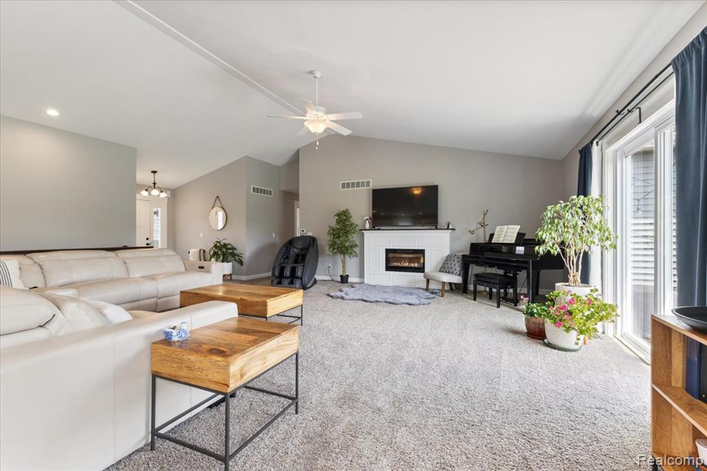 5606 Chatham Lane, Grand Blanc, MI 48439 — Photo 15