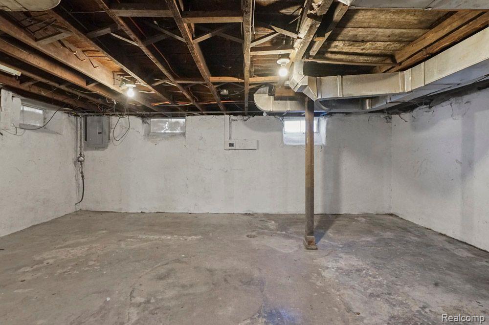 32 EAST ST, Oxford, MI 48371 — Photo 17
