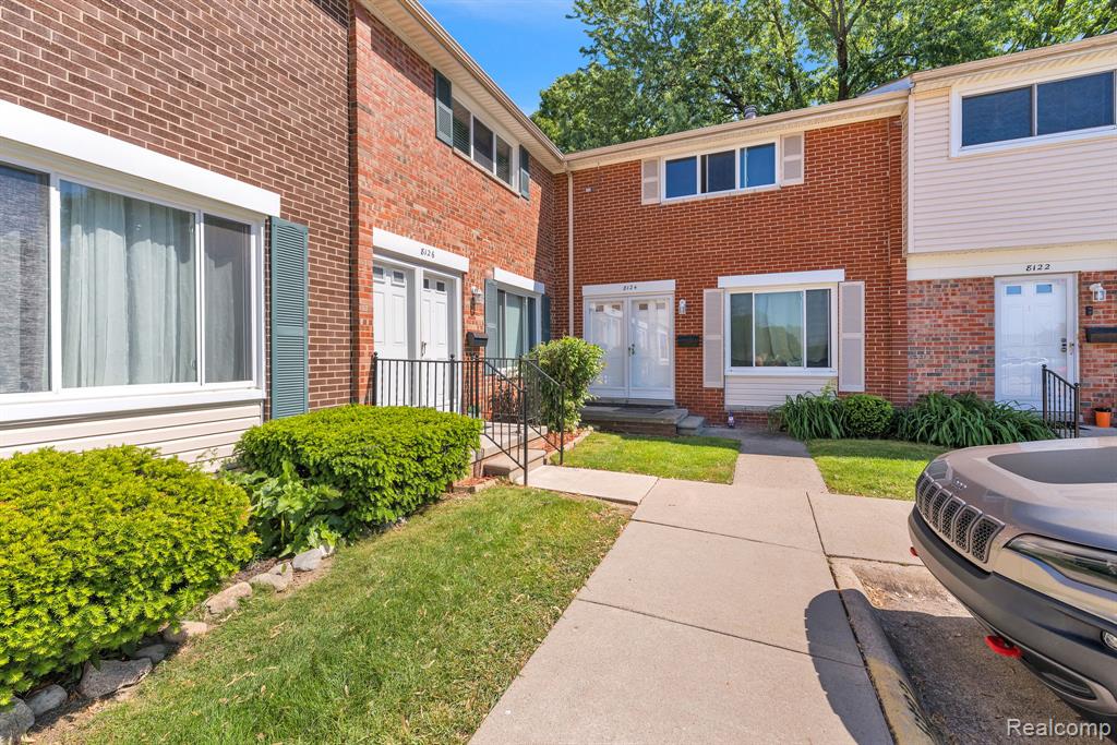 8126 Farnum Avenue, Warren, MI 48093 — Photo 2