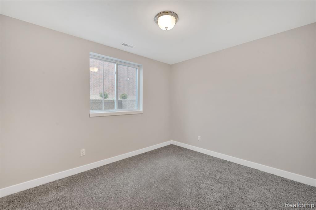 41600 ORIANNA Lane, 14, Novi, MI — Photo 33