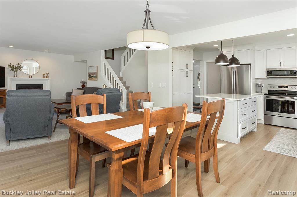 2038 CUMBERLAND Drive, Brighton, MI 48114 — Photo 12