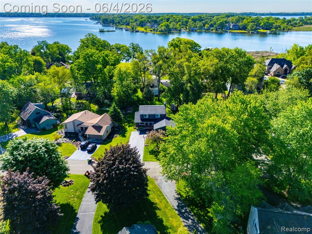 2351 Recreation Drive, West Bloomfield, MI 48324 — Photo 36