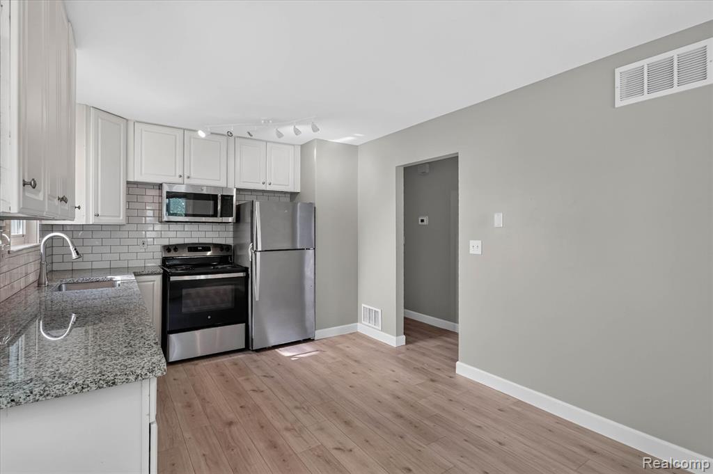 934 Harvard Road, Berkley, MI 48072 — Photo 10