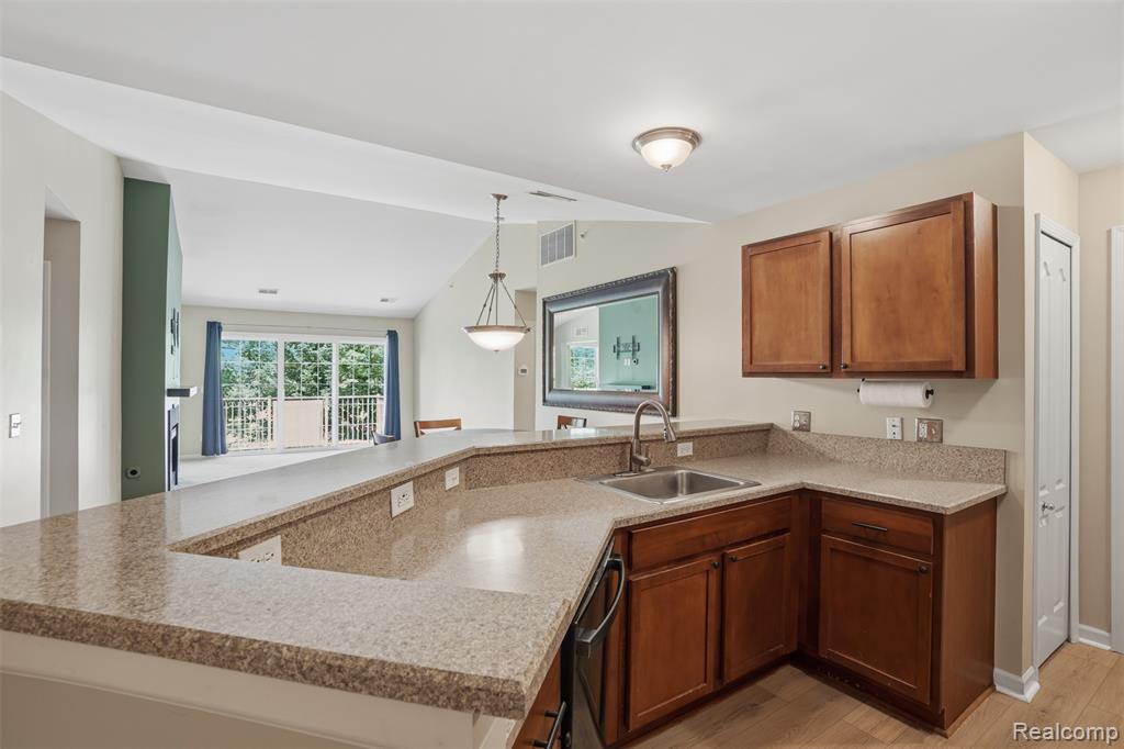 320 N Wixom Road, 30, Wixom, MI 48393 — Photo 13
