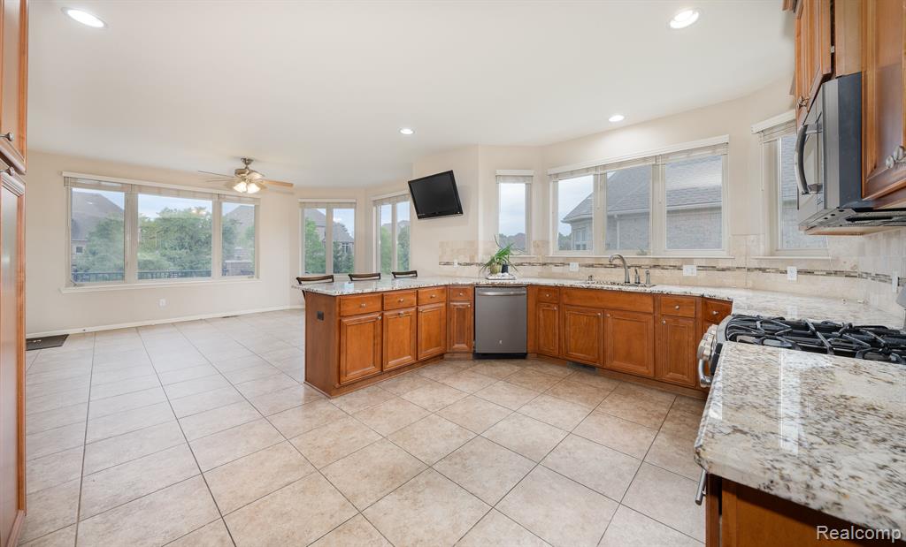 55545 WHITNEY, Shelby Twp, MI 48315 — Photo 7