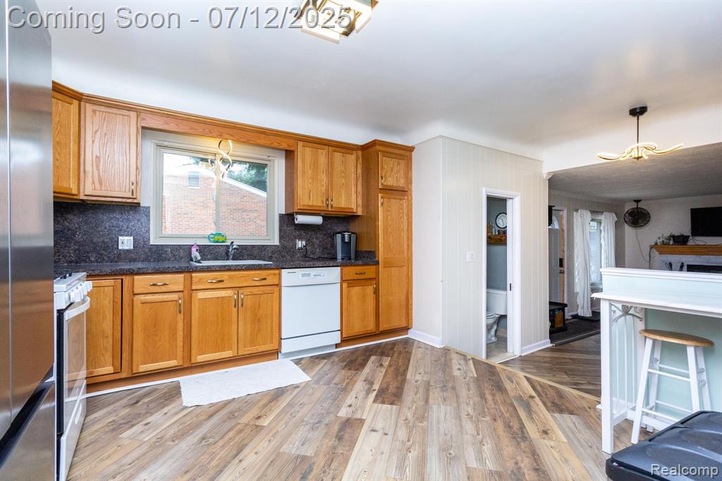 41864 Brentwood Drive, Plymouth, MI 48170 — Photo 10