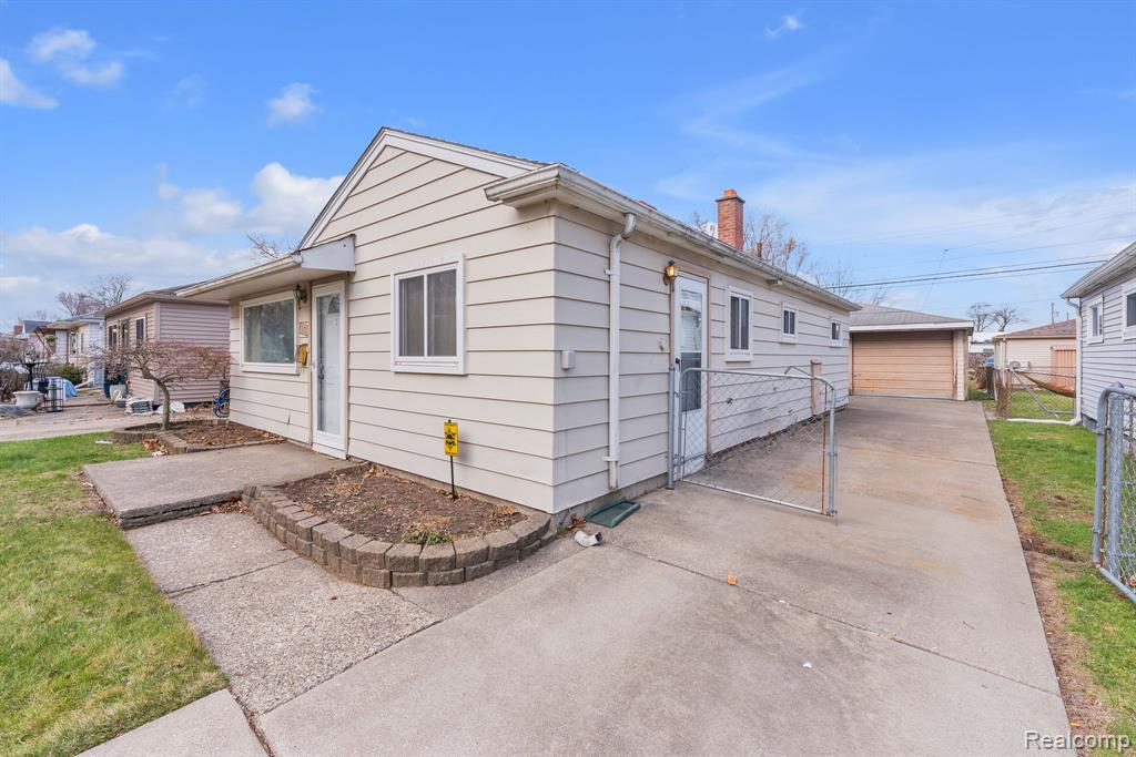 6571 N Highland Street, Dearborn Heights, MI 48127 — Photo 29