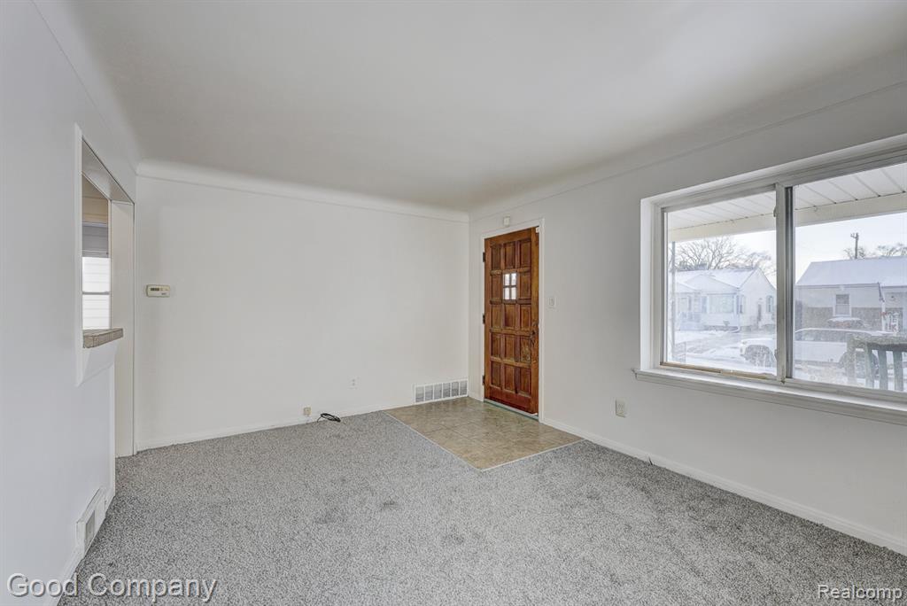 967 E Shevlin Avenue, Hazel Park, MI 48030 — Photo 5