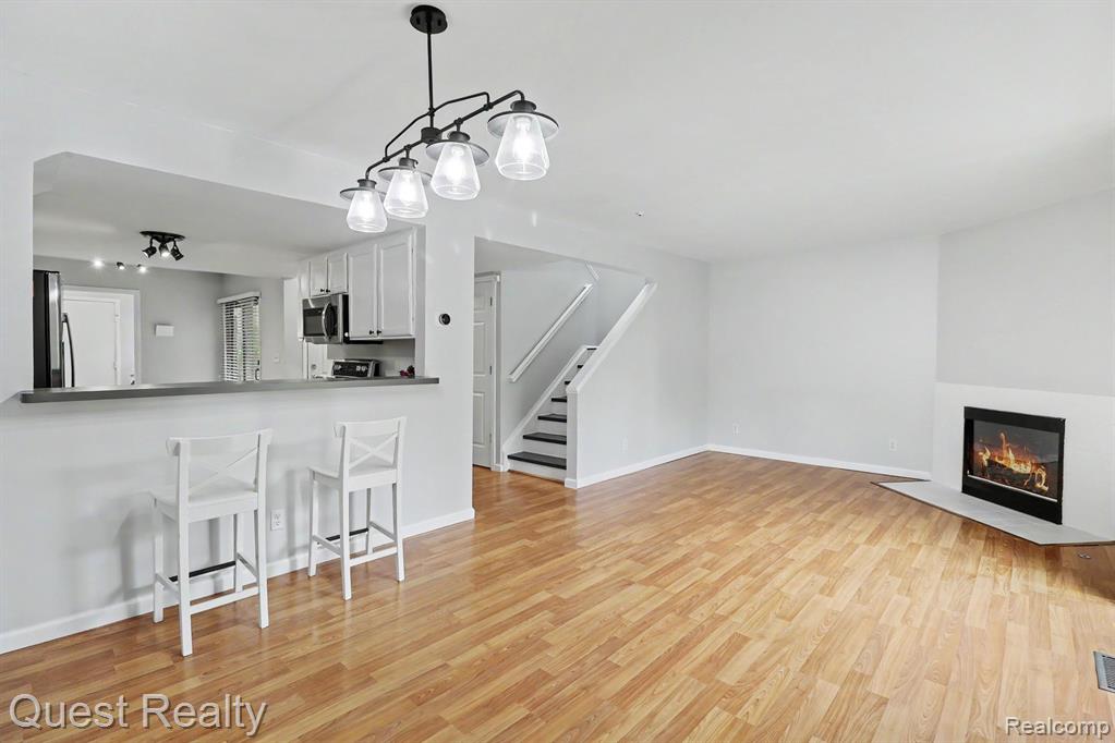 5673 Drake Hollow W Drive W, West Bloomfield, MI — Photo 6