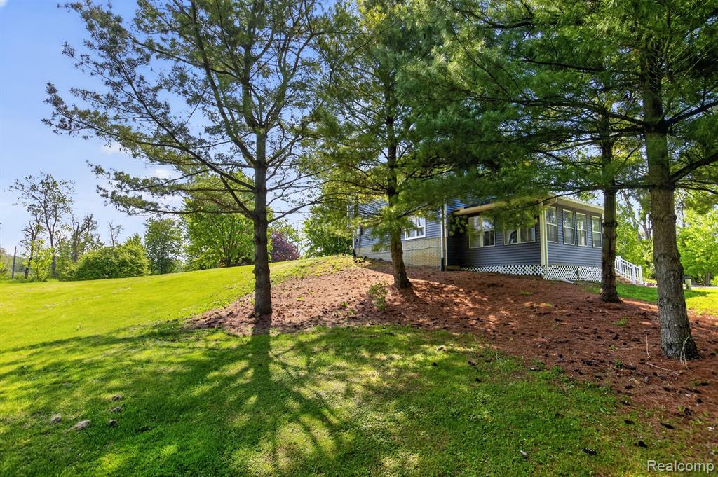1215 N Oak Road, Davison, MI 48423 — Photo 2