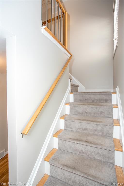 26015 ALLOR Avenue, Huntington Woods, MI — Photo 32