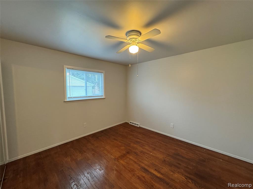 5722 CENTRALIA Street, Dearborn Heights, MI 48127 — Photo 10