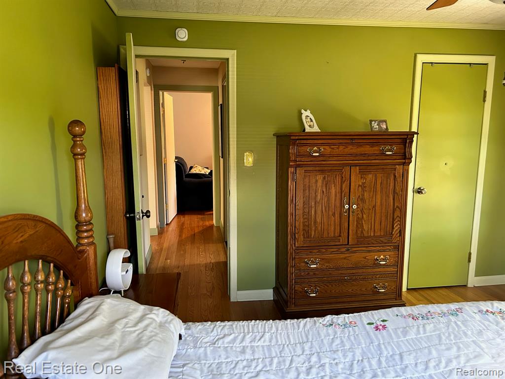 2075 Deering Street, Garden City, MI — Photo 24