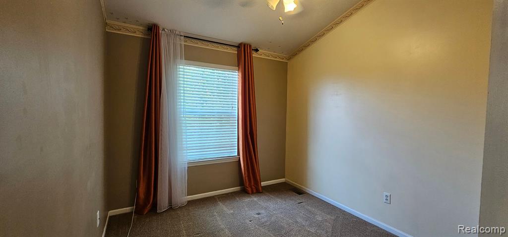 7027 HOGAN Drive, Ypsilanti, MI 48197 — Photo 19