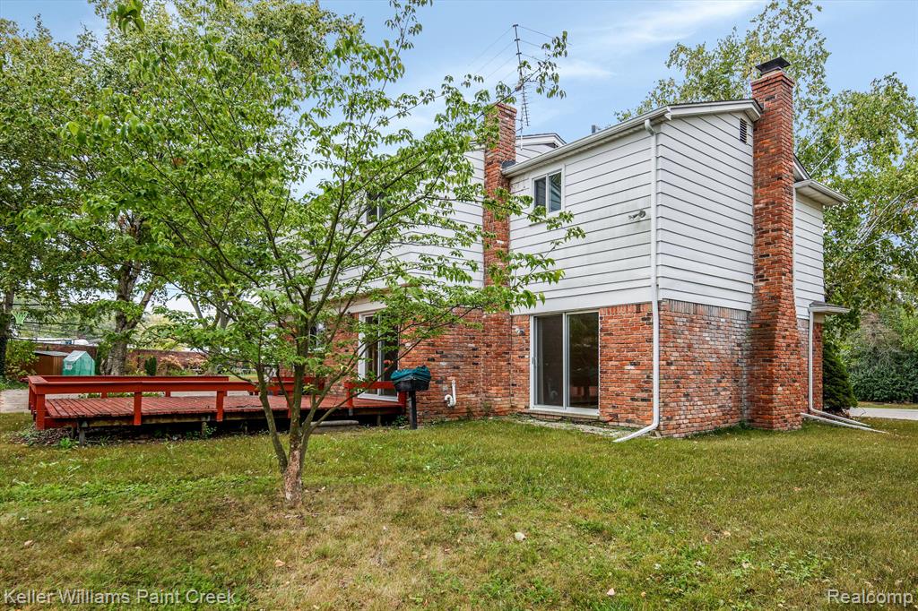 6748 LESLEE CREST Drive, West Bloomfield, MI — Photo 32