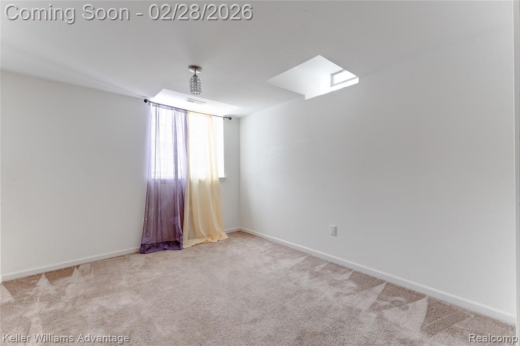 27455 Harrington Way, Novi, MI — Photo 35