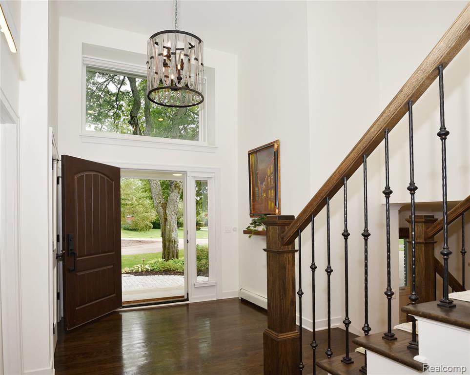 3029 S Westview Court, Bloomfield, MI 48304 — Photo 4