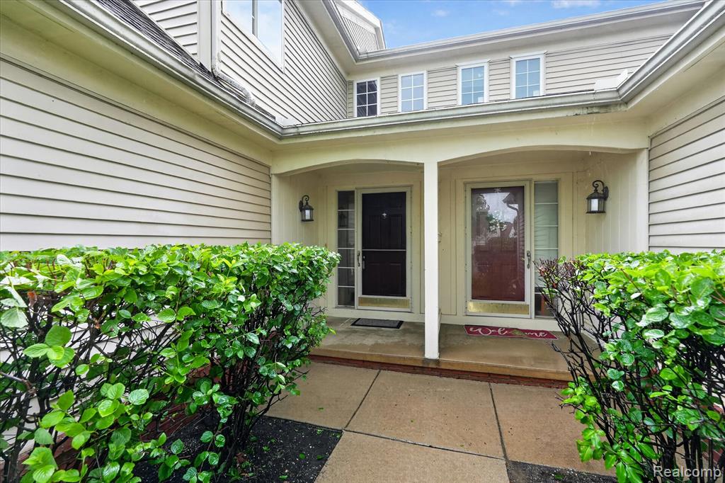456 Lilly View Court, Howell, MI 48843 — Photo 2