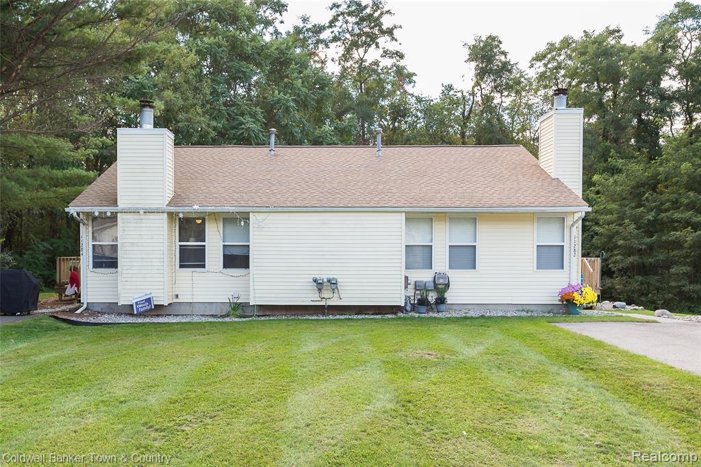 11282 Lake Forest Drive, Pinckney, MI 48169