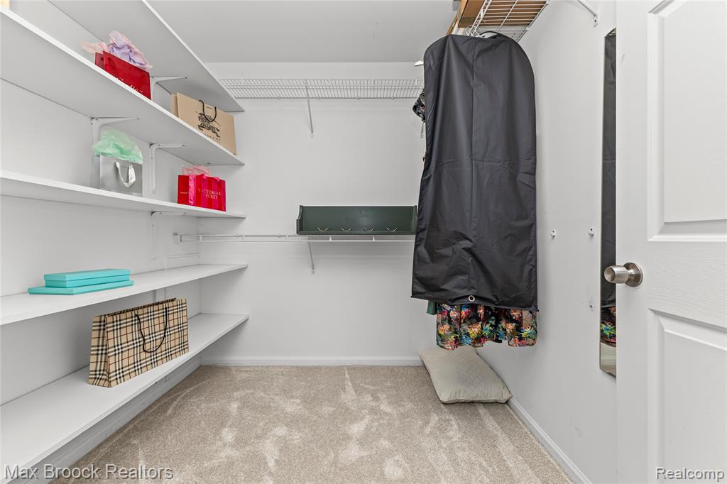 5817 Twin Oaks Drive, Sterling Heights, MI 48314 — Photo 27