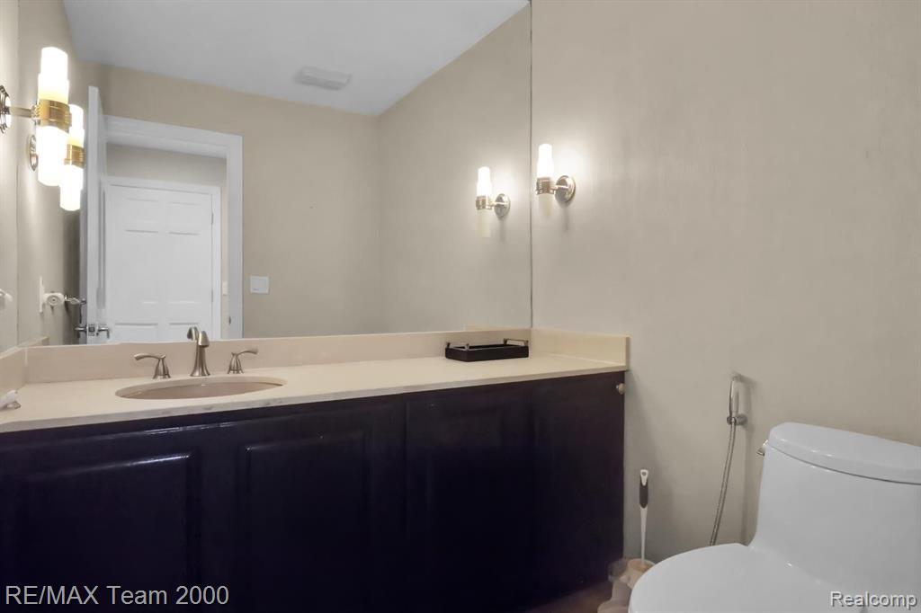 5 Timberlane Court, Dearborn, MI 48126 — Photo 8